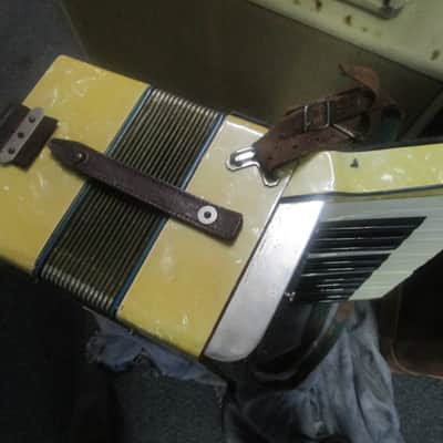 Nicolo Salanti Accordion 12 Bass 1930's RARE  Clean image 9