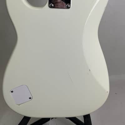 Squier Mini Stratocaster with Maple Fretboard 2011 - 2017 - Arctic White image 2