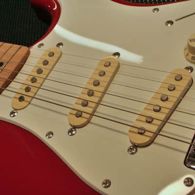 Squier Stratocaster (Gary Hoey Signature) 1995 Red image 5