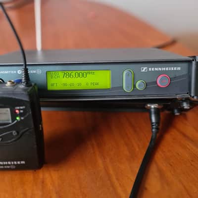 Sennheiser Sennheiser SR300 IEM G2 D (786–822 MHz) + EW300 IEM G2 Bodypack Receiver | Rack Mount | Professional Set image 18