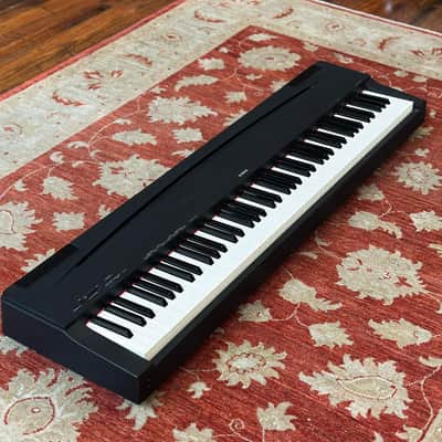 YAMAHA P-70 88-Key Graded Hammer Effect Electric PIano image 3