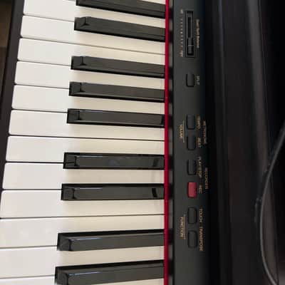 Kawai CN390 2008 - Dark image 9