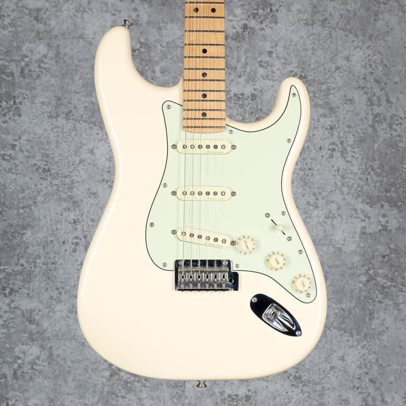 Fender Deluxe Roadhouse Stratocaster Maple Fretboard 2020 Olympic White