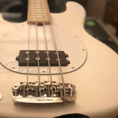 Ernie Ball Music Man Stingray 2017 White image 4