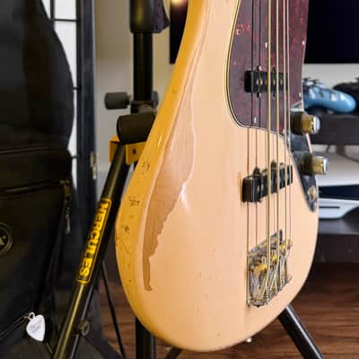 Fender Flea Artist Series Road Worn Signature Jazz Bass 2019- Shell Pink image 8