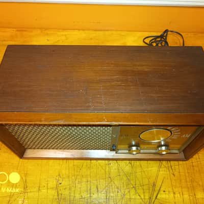 Zenith T2530 1964 - Oiled walnut image 2
