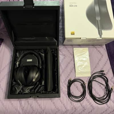 MINT Sony MDR-Z1R image 1