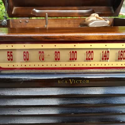 Vintage RCA Victor Victrola Model 65U Tube Radio & Phonograph Combo image 2