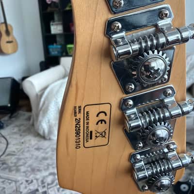 Sire Z3 4/SPBK Marcus Miller 4-string Sparkle Black image 3