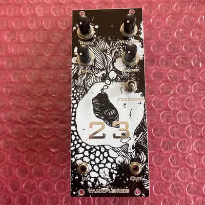 VauxFlores 23 Gated Fuzz image 1