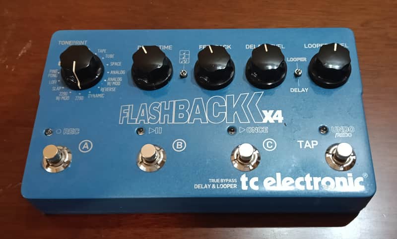 Immagine TC Electronic Flashback X4 Delay & Looper 2011 - 2019 - Blue - 1