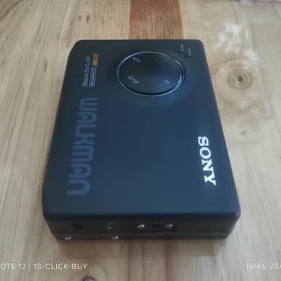 Sony WM 600 1990 - Sony Walkman Cassette player WM-600 black working image 4