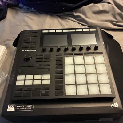 Native Instruments Maschine MKIII 2010s - Black image 1