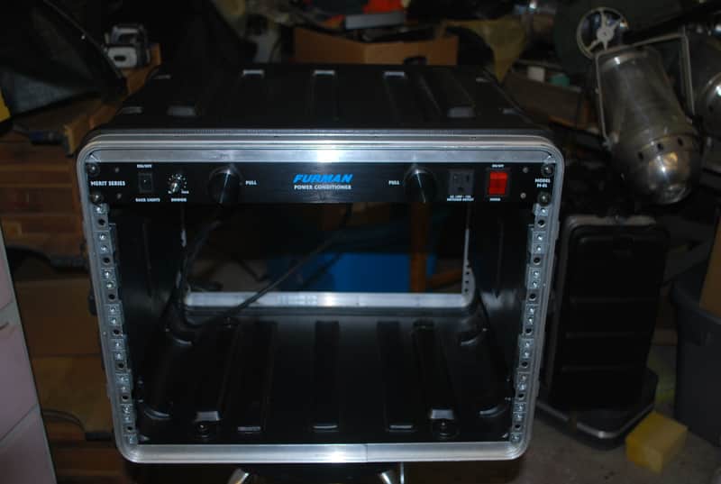 SKB 8 Space Rack w/ Furman M-8L Power Conditioner Black image 1