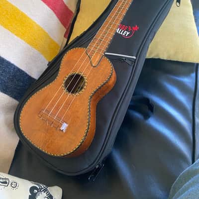Harmony Supertone Ukulele Barth, Lutchen, and Feinberg Kamaka image 18