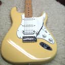 Fender 2023 MIM Stratocaster Player HSS Buttercream w/Fender Deluxe HSC
