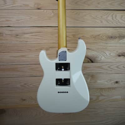 Cream T Polaris Standard 2025 - Vintage White image 4