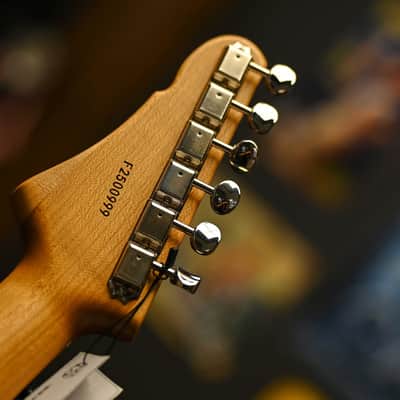 Eastman Fullertone DC'62 - Desert Sand image 9