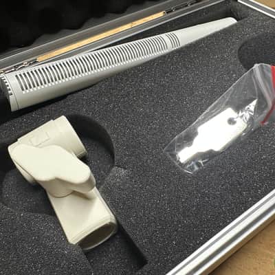 Sennheiser MKH 8000 Shotgun Microphone Mint In Case! image 3