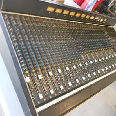 Soundcraft-8000-mixing-console-32-x-8-recording-mixer-works-great-tested image 1