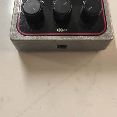 Electro-Harmonix Stereo Electric Mistress Flanger / Chorus 2007 - Present Black / Pink image 4