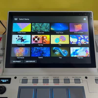 Akai MPC X Special Edition Standalone Sampler / Sequencer - MINT & 2TB SSD. image 4
