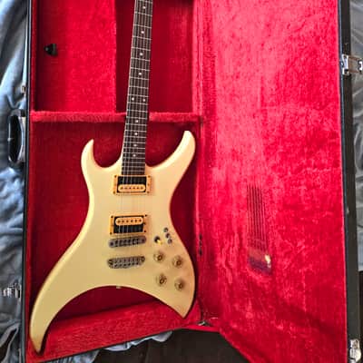 Aria Pro II Urchin U-70, Orig Hard Case, 1981 S/N, Pro Serviced Matsumoku image 2