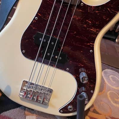 Jim Deacon Short scale P bass 2010’s Olympic white image 1