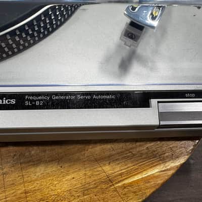 Vintage 1979 Technics SL-B2 Turntable. Restored image 4
