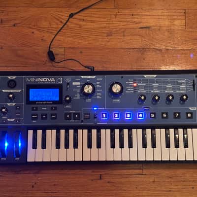 Novation MiniNova 37-Key 18-Voice Synthesizer 2012 - Present - Blue