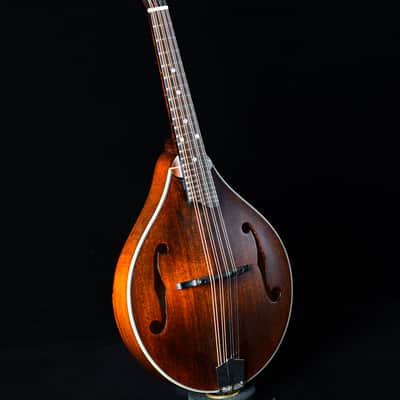 Eastman MD305 Solid Spruce/Maple A-Style Mandolin Classic image 2