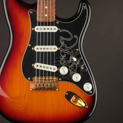 Fender Stevie Ray Vaughan Stratocaster 1993 - Sunburst image 2