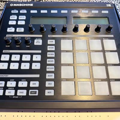 Native Instruments Maschine 2000s - Black image 3
