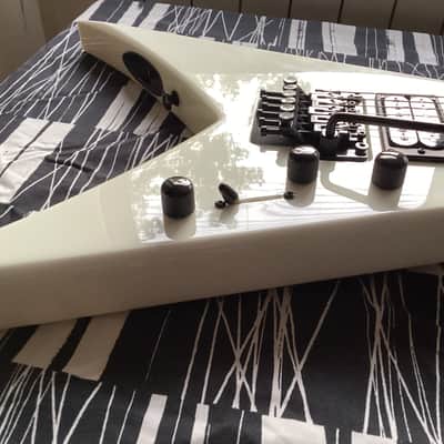 Jackson USA Select Series KV2 King V 2003 - 2015 - Snow White image 17
