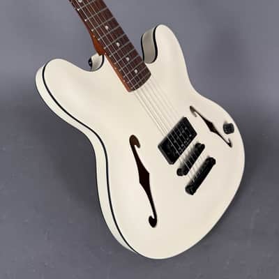 Fender Tom Delonge Starcaster, Satin Olympic White 3,1 kg inkl. Gigbag image 16