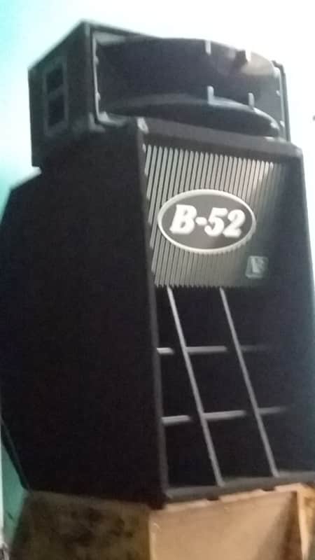 B-52 V3 1000watt folded horn bass bottom not sure black rug finsh image 1