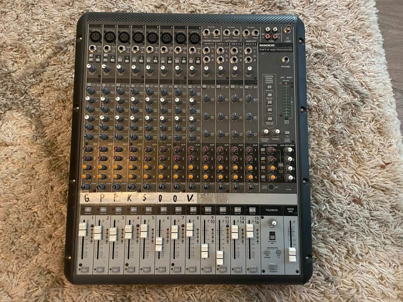 Mackie Onyx 1620 16-Channel Analog Mixer | Reverb