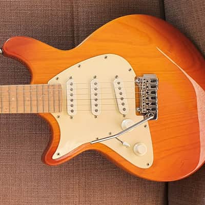 LAG New Vintage Jet JV500LH Left Handed (DiMarzio/Wilkinson/Locking auto-trim tuners) + Gigbag image 3