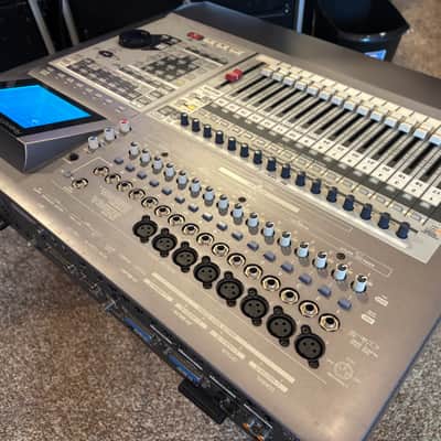 Roland VS-2480DVD 12oGB SSD, 2x VS8F-2 effects cards - VS 2480 DVD CD image 10