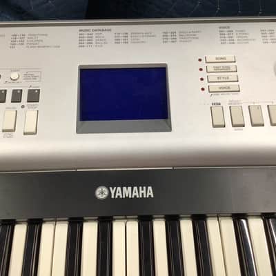 Yamaha DGX-520 image 5