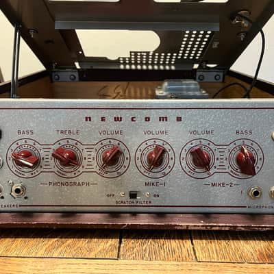 Newcomb TR-25 1950s - Burgundy image 3