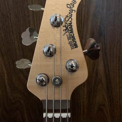 Ernie Ball Music Man Stingray HH Olive/gold image 8