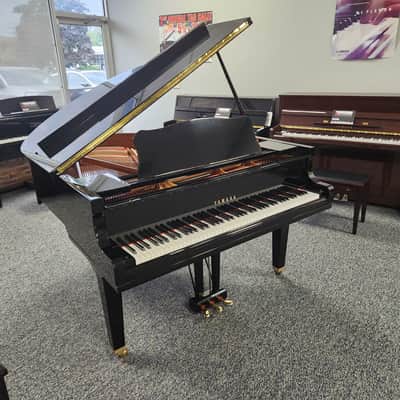 Yamaha GC1 Piano in Polished Ebony * Mfg 2004 in Japan * Free 1st floor delivery in NJ! image 3