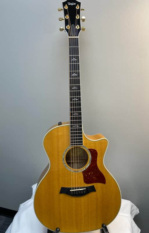 Taylor 614ce with ES1.3 Electronics 2010 - Natural image 1