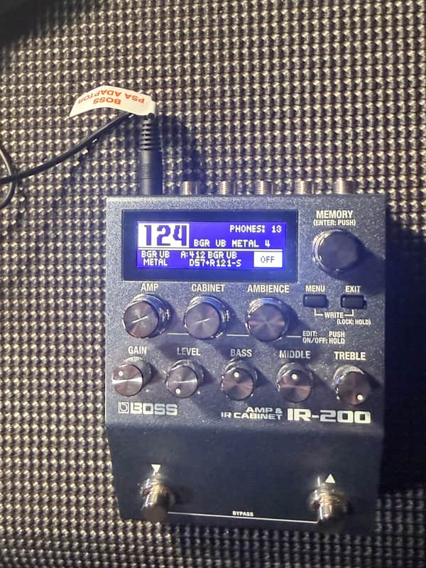 Boss IR-200 Amp and IR Cabinet 2021 - Present - Silver imagen 1
