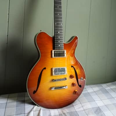 Eastman Romeo 2025 - Gold Burst image 1