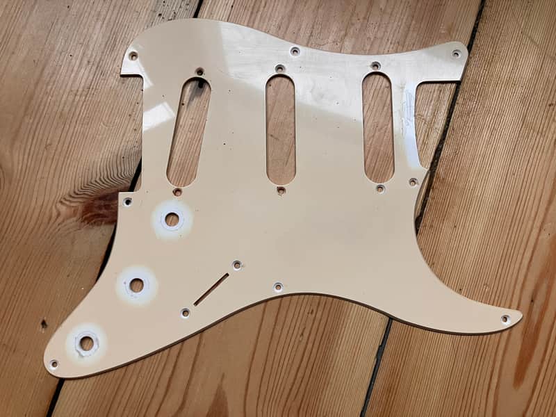 Squier Affinity Series Stratocaster Electric Guitar Affinity Strat Scratchplate Pickguard 1998 image 1
