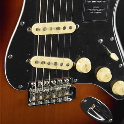 Fender Vintera II '70s Stratocaster 3-Color Sunburst Maple Fingerboard image 3
