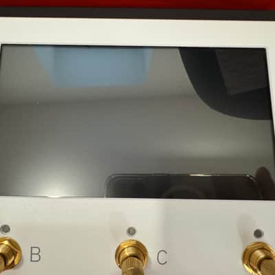 PRE-OWNED Neural DSP Quad Cortex Limited Edition White & Gold imagen 9