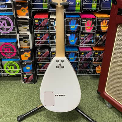 Vox Mini Mk III travel guitar teardrop shape in marble /white finish image 12